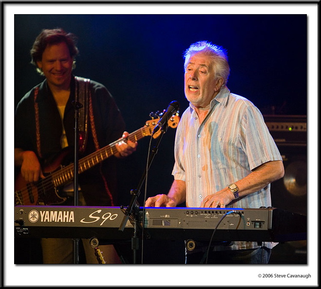 224 20060929SteveCavanaugh (743 visits) Hank Van Sickle and John Mayall. Image property of Steve Cavanaugh. 224 20060929SteveCavanaugh