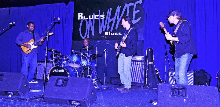 192 20110306aLaureenSmith