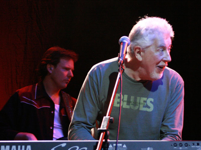 222 20061113 02RamsayMcIver (737 visits) Hank Van Sickle and John Mayall. Image property of Ramsey McIver. 222 20061113 02RamsayMcIver